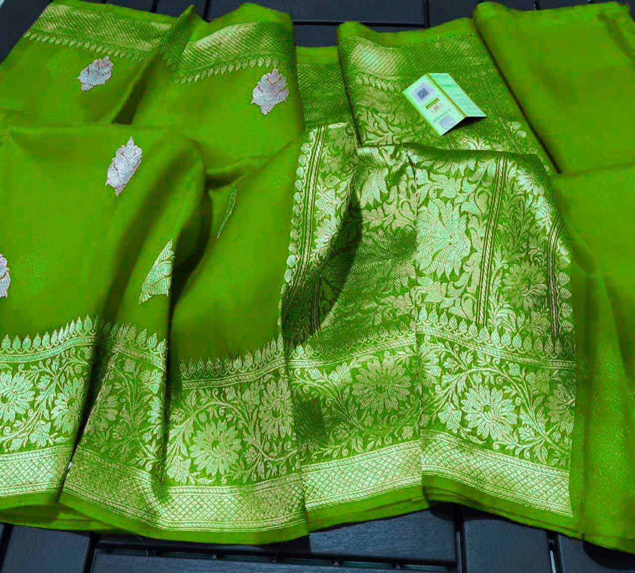 Kora Banarasi Saree