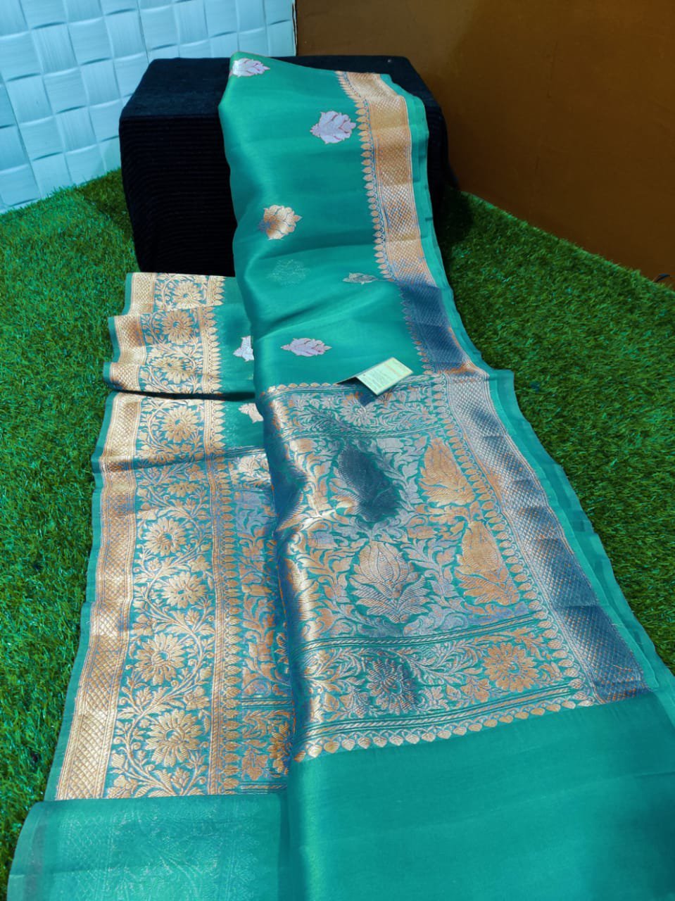 Kora Banarasi Saree