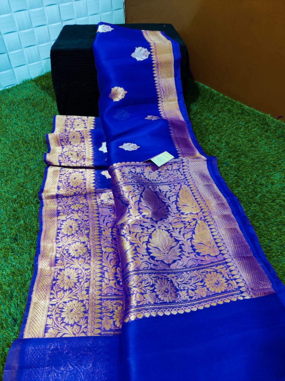 Kora Banarasi Saree