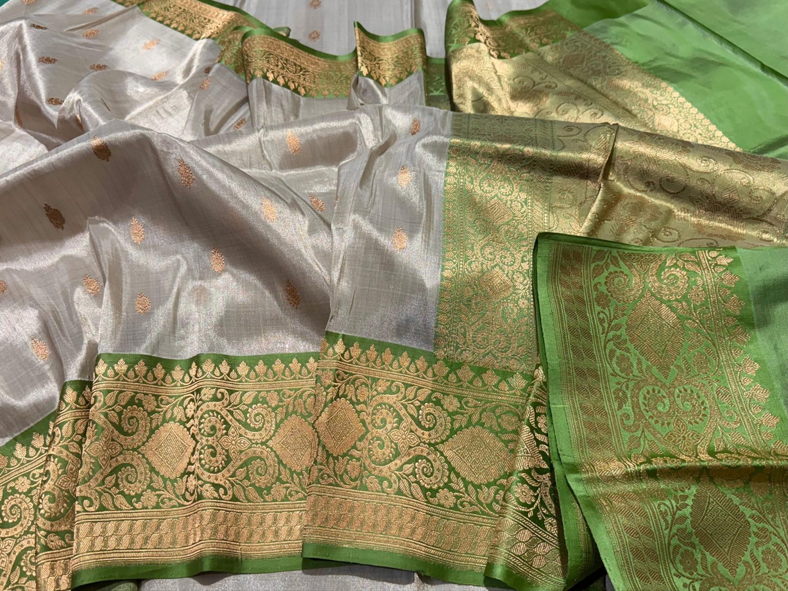 Handloom Banarasi Pure Tissue Silk Saree