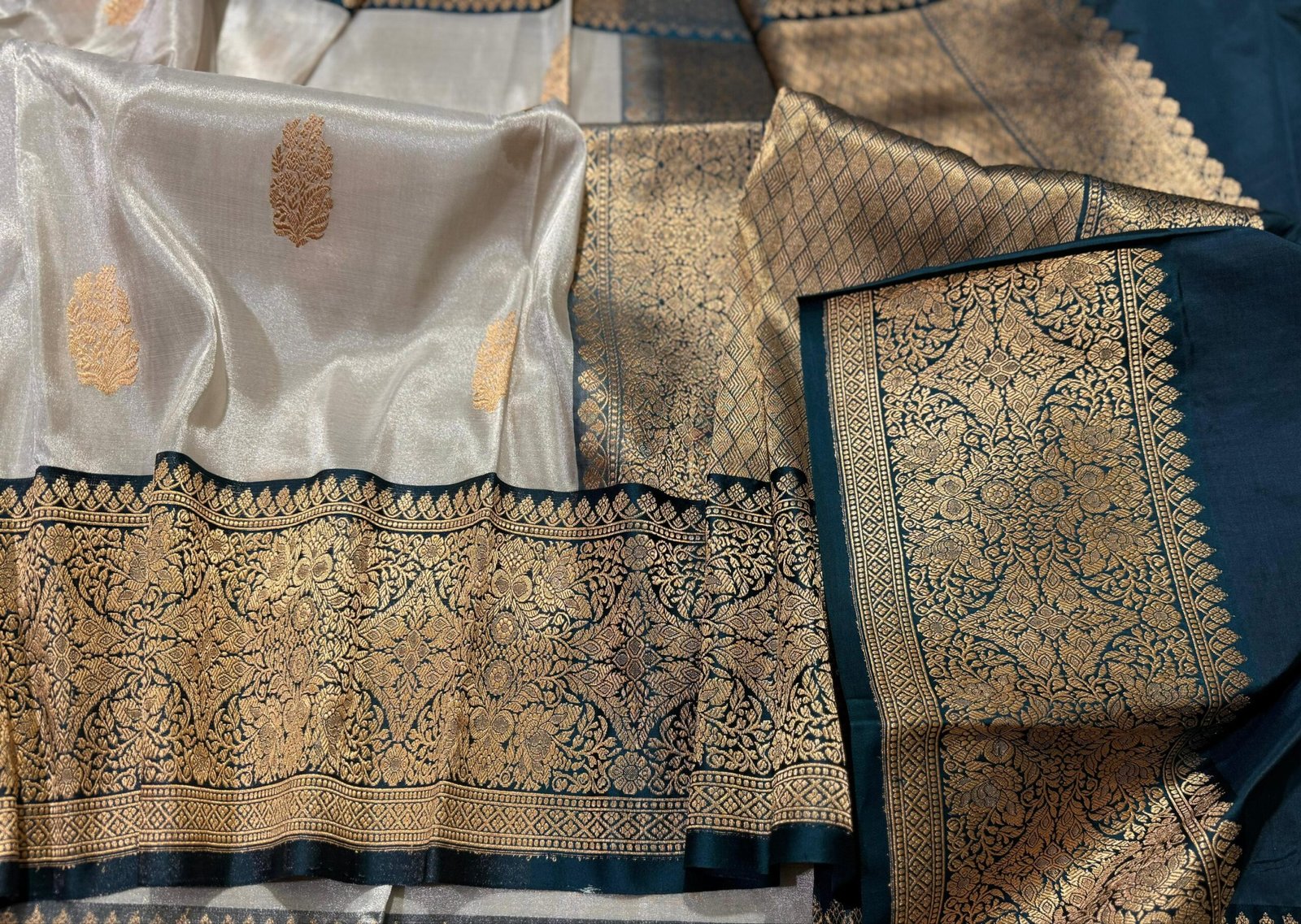 Luxury Handloom Banarasi Pure Tissue Silk Saree - Perfect for Weddings & Festivals