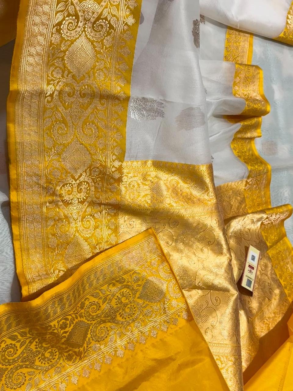 Banarasi Kora Silk Handloom Saree Mashru Border