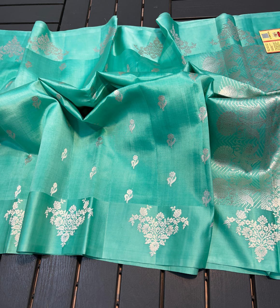 Banarasi Handloom Pure Raw Mangoo Silk Saree