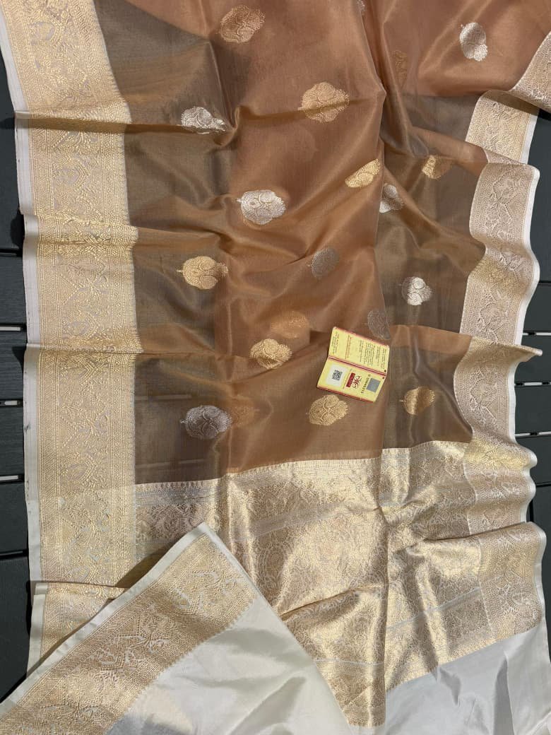 🤎 Ivory Elegance – Banarasi Pure Kora Silk Saree with White Mashru Border 🤍