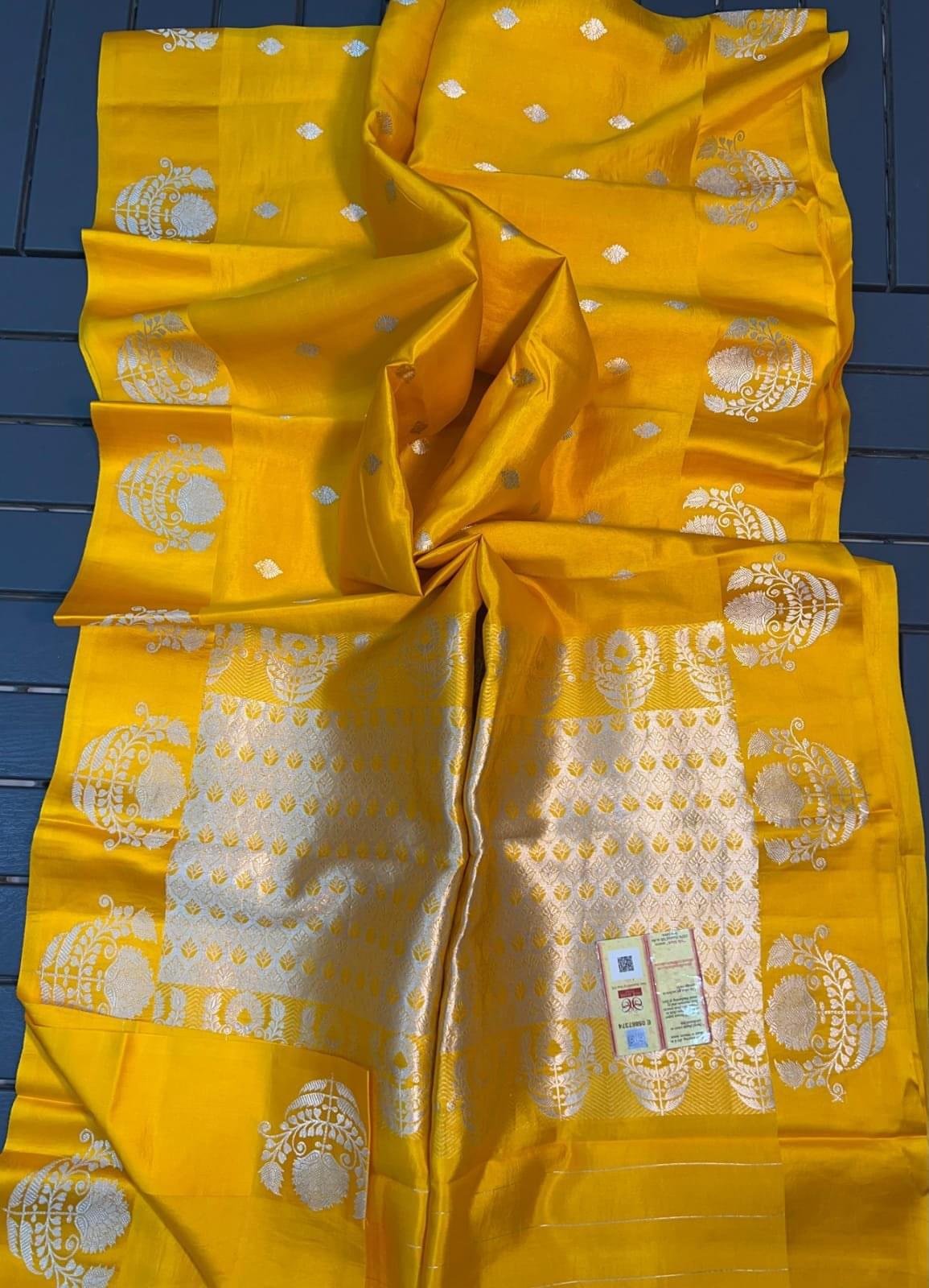 Banarasi Pure Raw Mango Silk Saree – Radiant Yellow Elegance